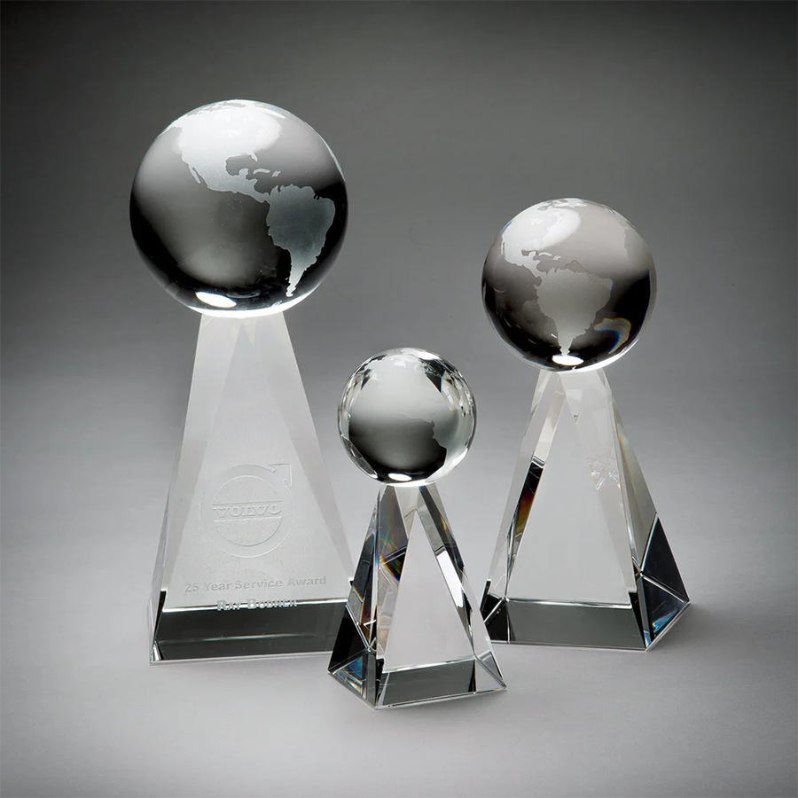 Monument Globe Award